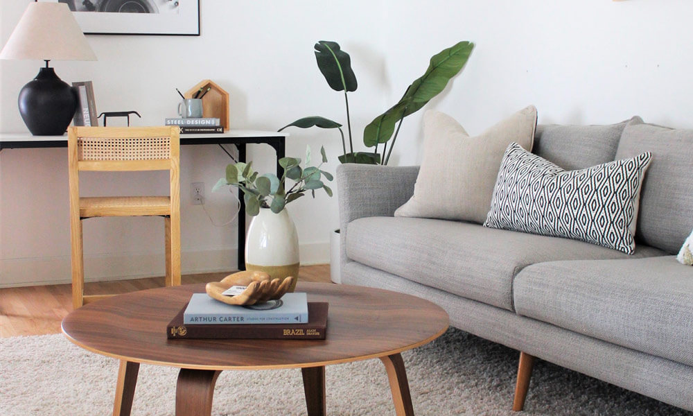 What Color Throw Pillows Should I Buy For My Gray Couch? Expert Advice